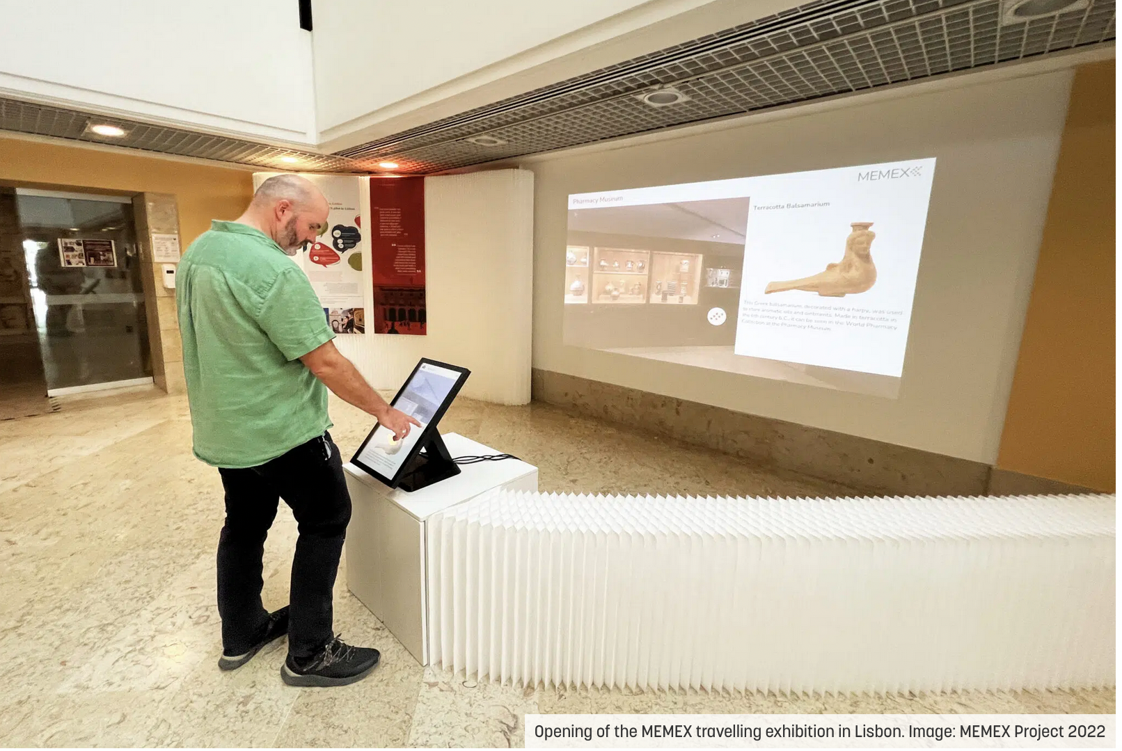 Screen capture of MEMEX article in Poliedrica